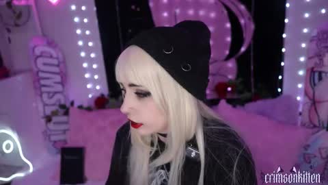 Crimson Kitten online show from 11/20/25, 05:51