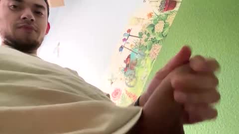 Snapshot of cris2124 chatting on 11/21/25, 05:28 cris2124 online show from 11/21/25, 05:28