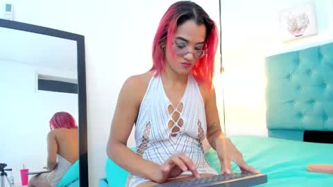 cris_dulce online show from 10/13/25, 06:41