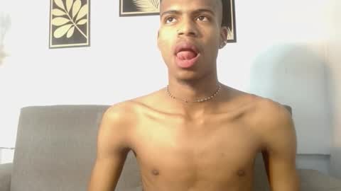 criss_zuri online show from 10/03/25, 11:40