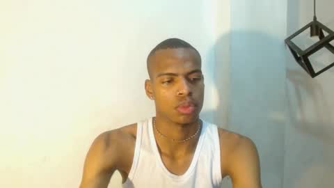 criss_zuri online show from 10/04/25, 11:30