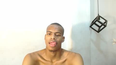 criss_zuri online show from 10/16/25, 11:44