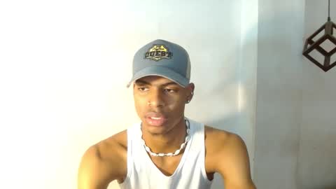 criss_zuri online show from 10/17/25, 11:57