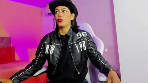 Cristal online show from 10/31/25, 10:05