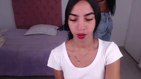 Snapshot of cristal_fox3 chatting on 02/19/25, 12:11 cristal online show from 02/19/25, 12:11