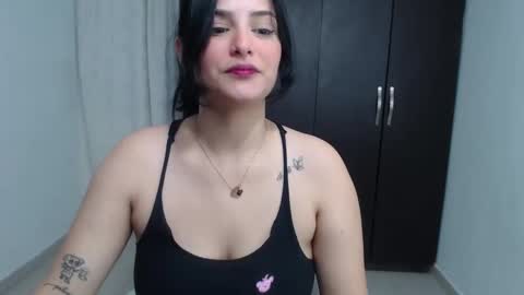 Snapshot of cristal_hot07 chatting on 01/29/25, 02:19 Cristal online show from 01/29/25, 02:19
