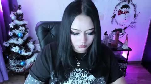 Snapshot of cristal_kosh chatting on 12/24/24, 04:51 Cris online show from 12/24/24, 04:51