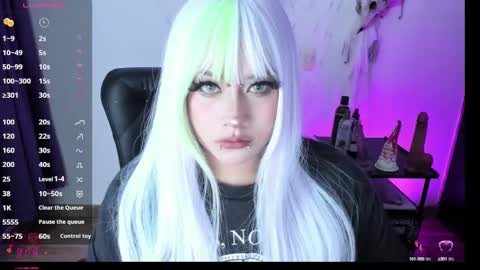 Snapshot of cristal_kosh chatting on 03/06/25, 11:03 Cris online show from 03/06/25, 11:03