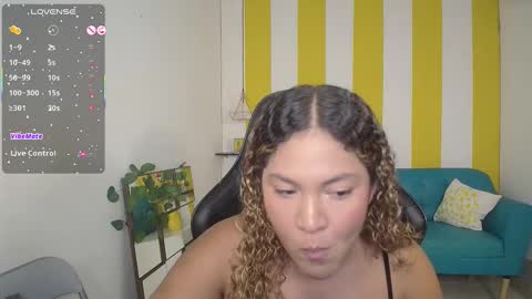 Snapshot of cristal_war chatting on 10/14/25, 11:16 Cristal online show from 10/14/25, 11:16