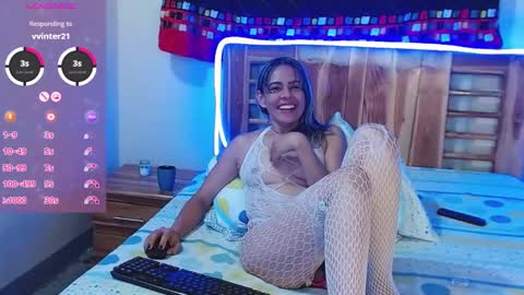 Snapshot of cristall_dulce_ chatting on 12/12/24, 11:25 cristall online show from 12/12/24, 11:25