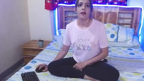 Snapshot of cristall_dulce_ chatting on 12/19/24, 12:34 cristall online show from 12/19/24, 12:34