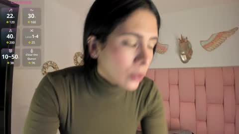 Snapshot of cristalmunez chatting on 01/15/25, 02:27 cristal online show from 01/15/25, 02:27