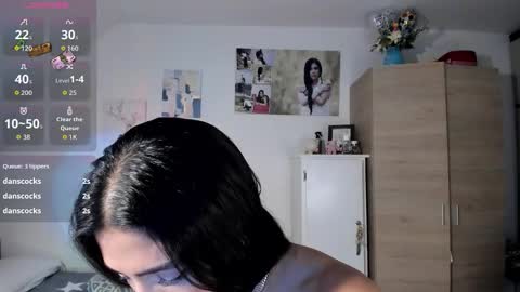 cristal online show from 10/22/25, 02:17