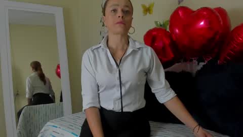 Snapshot of cristalwalker__ chatting on 03/03/25, 11:11 cristal walker online show from 03/03/25, 11:11