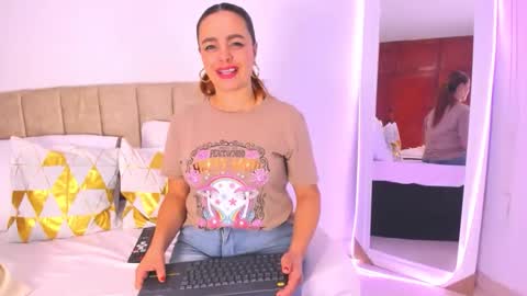 cristal walker online show from 11/23/25, 10:37