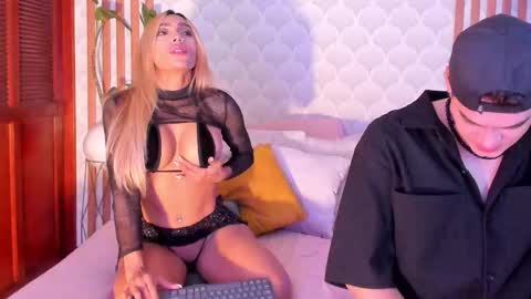 Snapshot of cristianblaze_pamelareal chatting on 10/15/25, 06:35 Cris Pame online show from 10/15/25, 06:35