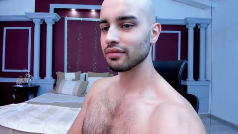 Cristobal Alzate online show from 01/18/25, 02:02