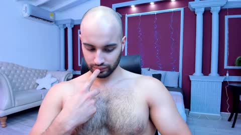 Cristobal Alzate online show from 01/28/25, 02:21