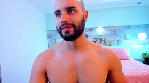 Cristobal Alzate online show from 02/21/25, 01:55