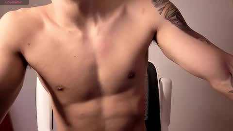 cristopher23  online show from 10/27/25, 11:47