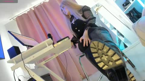 Cruel Siren online show from 10/10/25, 06:34