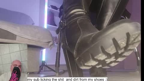 Cruel Siren online show from 10/25/25, 08:58