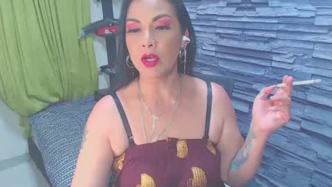 Snapshot of cruela_deviil chatting on 01/05/25, 05:09 cruela_deviil online show from 01/05/25, 05:09