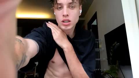 Lin inst lingoodyy online show from 11/22/25, 04:55