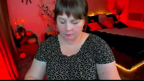 Anna online show from 10/28/25, 09:17