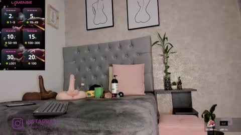   online show from 10/14/25, 08:09