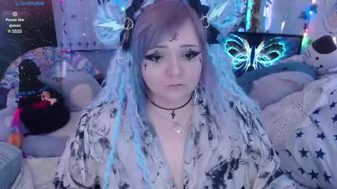 Snapshot of crystal_galaxy chatting on 02/28/25, 12:31 online show from 02/28/25, 12:31