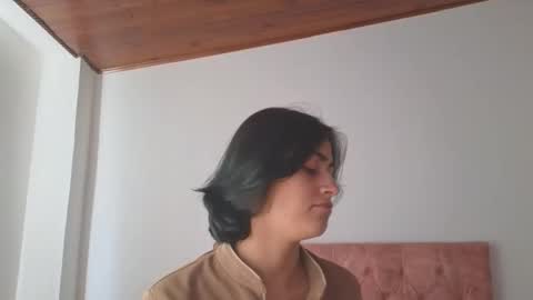 Snapshot of crystal_starx chatting on 10/14/25, 04:08 Crystal Blaze online show from 10/14/25, 04:08