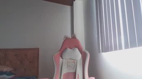 Snapshot of crystal_starx chatting on 10/25/25, 02:24 Crystal Blaze online show from 10/25/25, 02:24