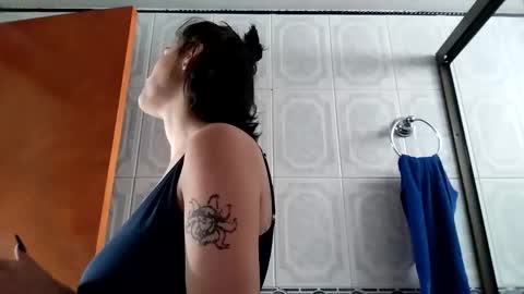 Snapshot of crystal_starx chatting on 10/31/25, 12:17 Crystal Blaze online show from 10/31/25, 12:17