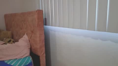 Snapshot of crystal_starx chatting on 11/05/25, 10:48 Crystal Blaze online show from 11/05/25, 10:48