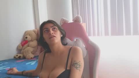 Snapshot of crystal_starx chatting on 11/07/25, 03:12 Crystal Blaze online show from 11/07/25, 03:12