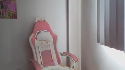 Snapshot of crystal_starx chatting on 11/11/25, 04:18 Crystal Blaze online show from 11/11/25, 04:18