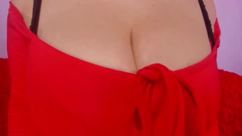Snapshot of crystalbaby00 chatting on 10/14/25, 08:04 Hi I am Luz 3 online show from 10/14/25, 08:04