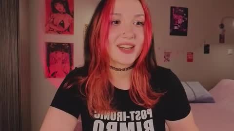 Snapshot of crystalblaze_ chatting on 09/24/25, 08:23 Grace online show from 09/24/25, 08:23