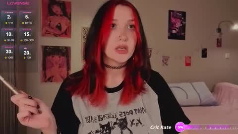 Snapshot of crystalblaze_ chatting on 09/30/25, 08:58 Grace online show from 09/30/25, 08:58