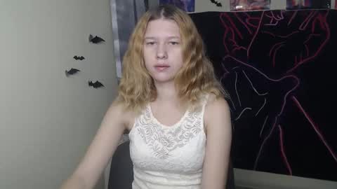 Snapshot of crystalgirl__ chatting on 11/20/25, 07:30 Stella online show from 11/20/25, 07:30