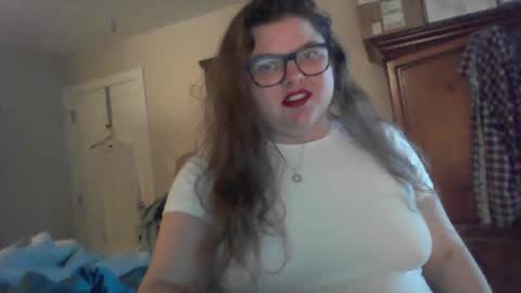 Snapshot of crystalizzzee chatting on 03/06/25, 03:56 Herekittykitty69 online show from 03/06/25, 03:56