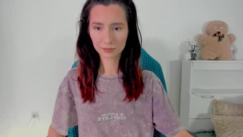 Snapshot of crystalnut chatting on 11/20/25, 03:07 Maria online show from 11/20/25, 03:07