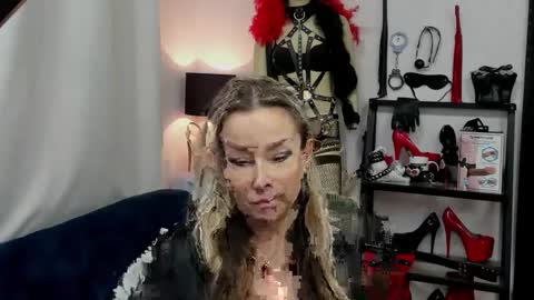 Snapshot of crystalxohotty chatting on 01/05/25, 10:53 CrystalHotty online show from 01/05/25, 10:53