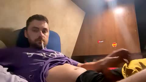 Snapshot of csmiffins chatting on 11/22/25, 11:31 csmiffins online show from 11/22/25, 11:31