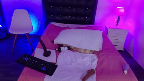 cuckoldlover69_ online show from 01/30/25, 09:47