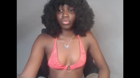 Snapshot of cum_ebony_xsecret chatting on 10/28/25, 07:01 sophie online show from 10/28/25, 07:01