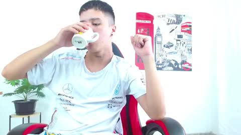 cumandres online show from 10/01/25, 02:01