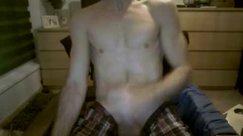 Snapshot of cumbigdick311 chatting on 03/03/25, 10:42 cumbigdick311 online show from 03/03/25, 10:42
