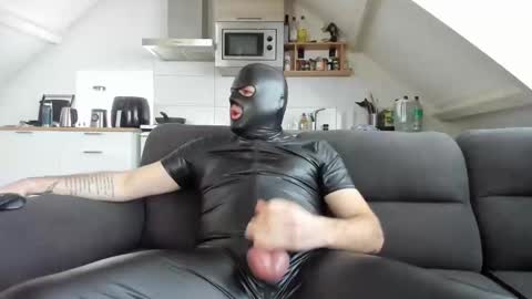 Snapshot of cumeatingboy88 chatting on 02/01/25, 11:21 MaskedMasturbator online show from 02/01/25, 11:21